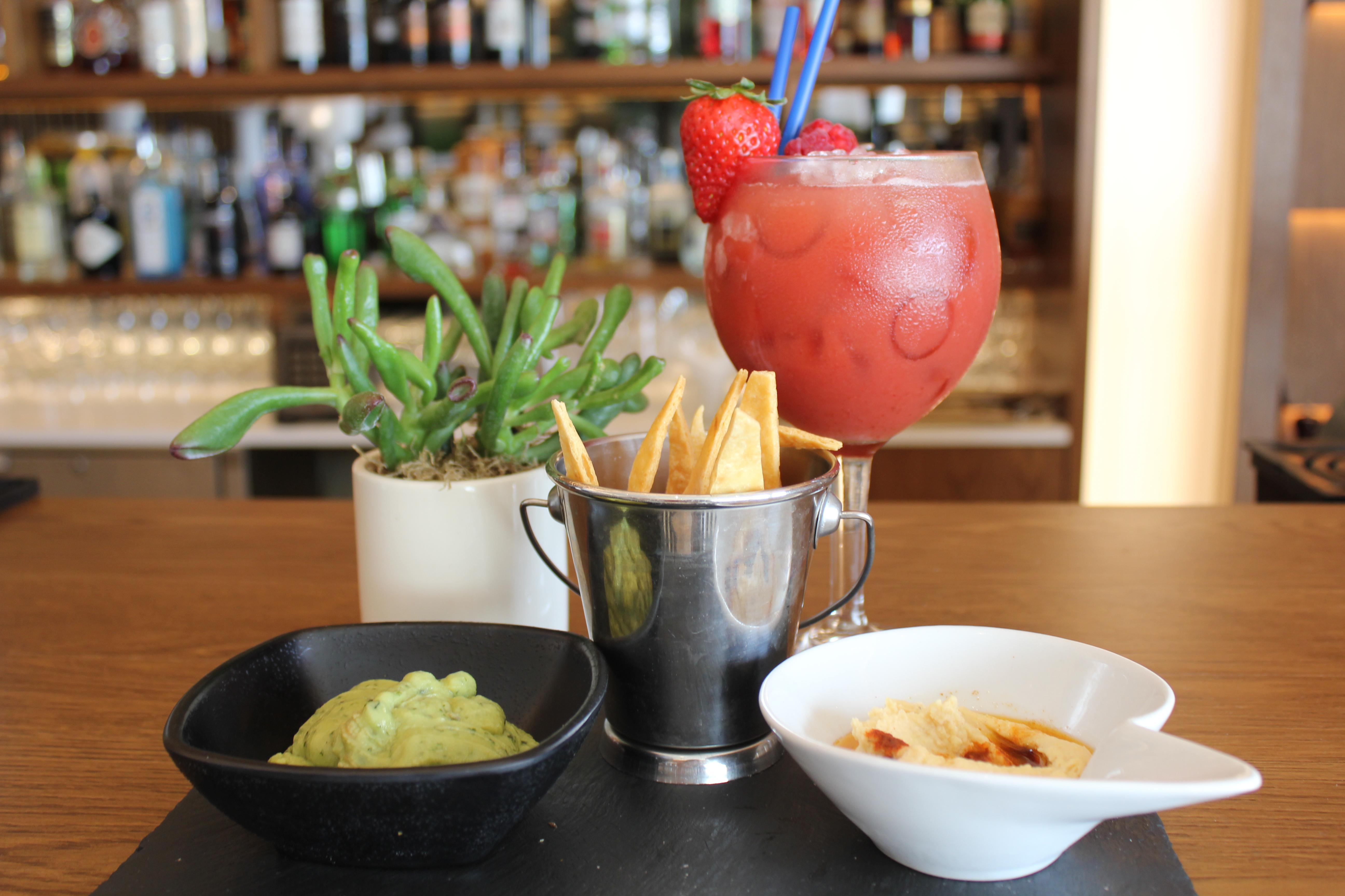 Praia D'El Rey Marriott Golf & Beach Resort Praia del Rei Exterior photo Guacamole and hummus