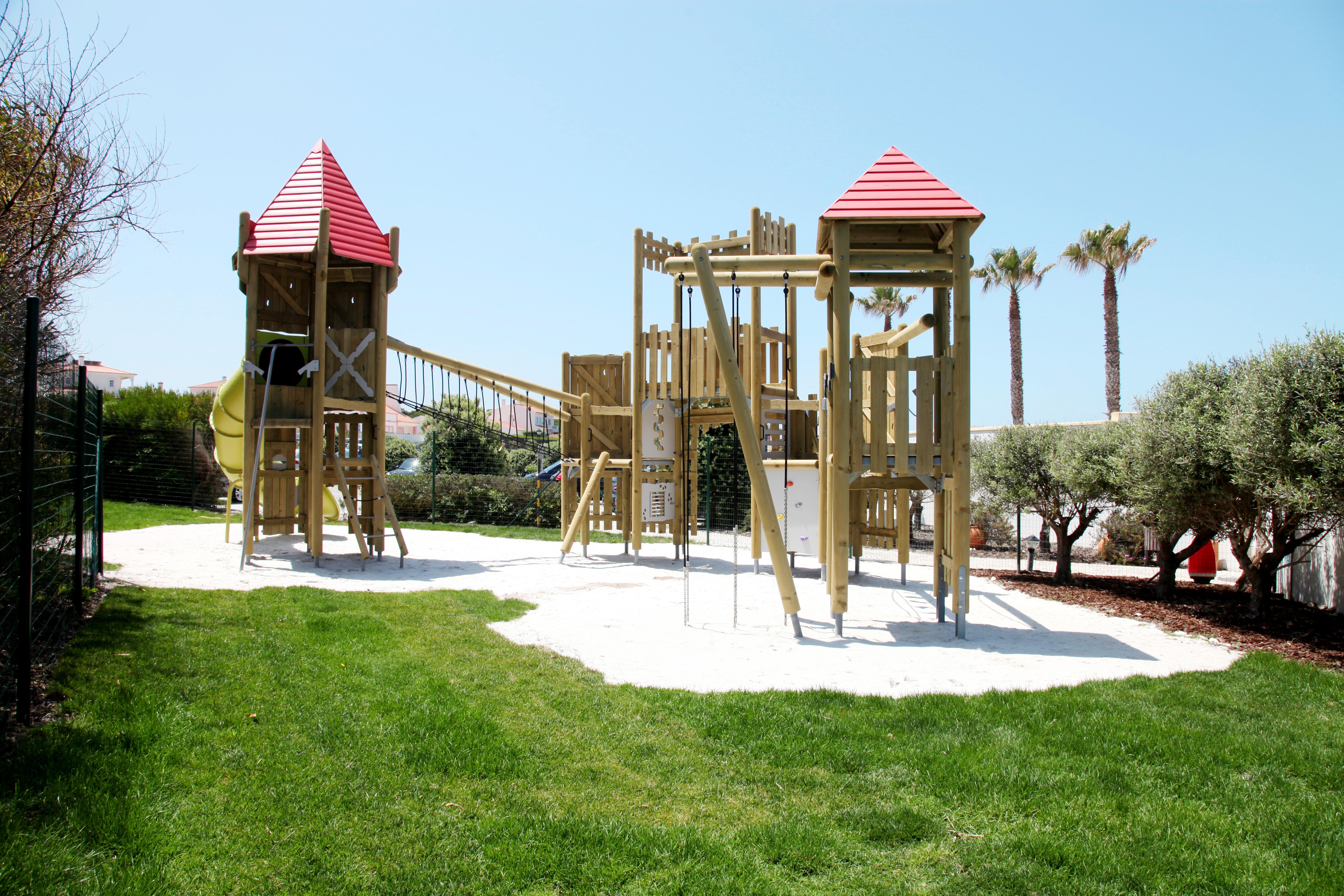 Praia D'El Rey Marriott Golf & Beach Resort Praia del Rei Exterior photo Playground in Spain