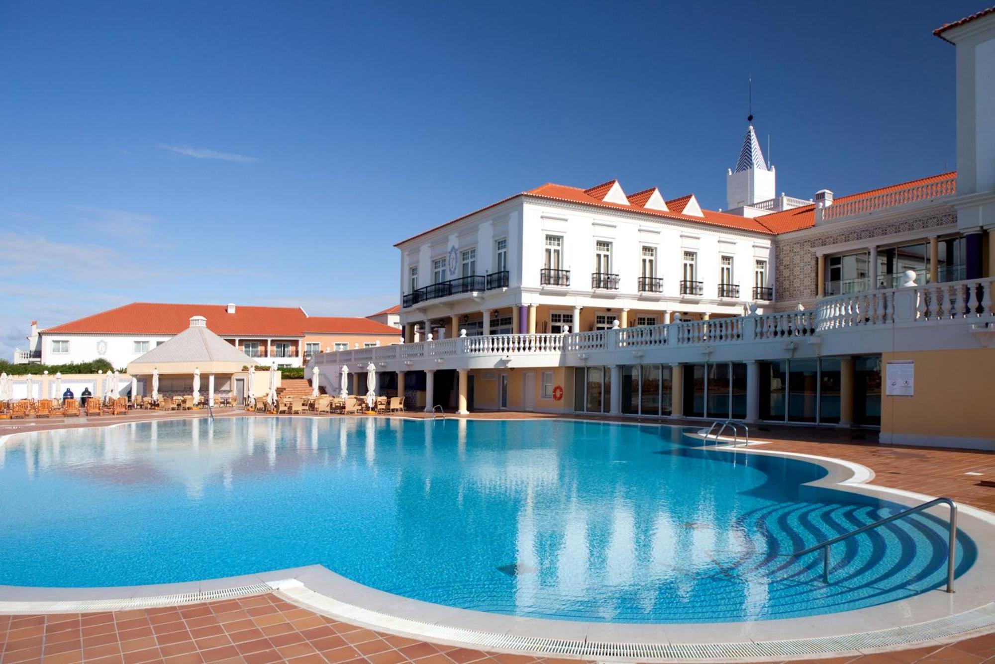 Praia D'El Rey Marriott Golf & Beach Resort Praia del Rei Exterior photo The clubhouse at Vila Sol