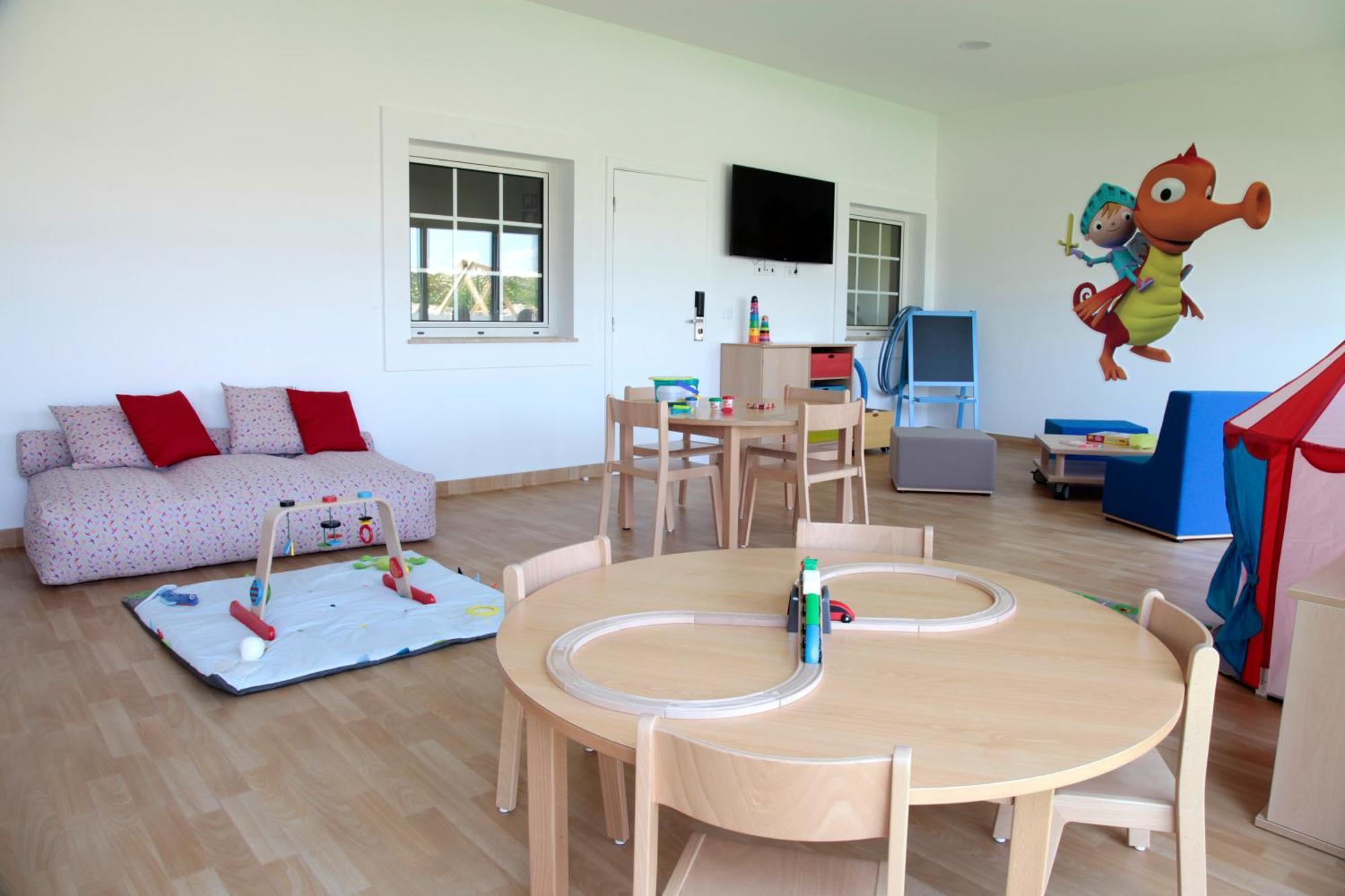Praia D'El Rey Marriott Golf & Beach Resort Praia del Rei Exterior photo The children's area