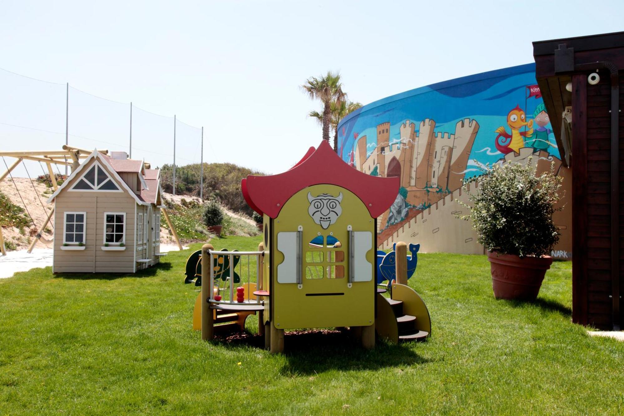 Praia D'El Rey Marriott Golf & Beach Resort Praia del Rei Exterior photo The SpongeBob SquarePants Movie set at the Hollywood Bowl